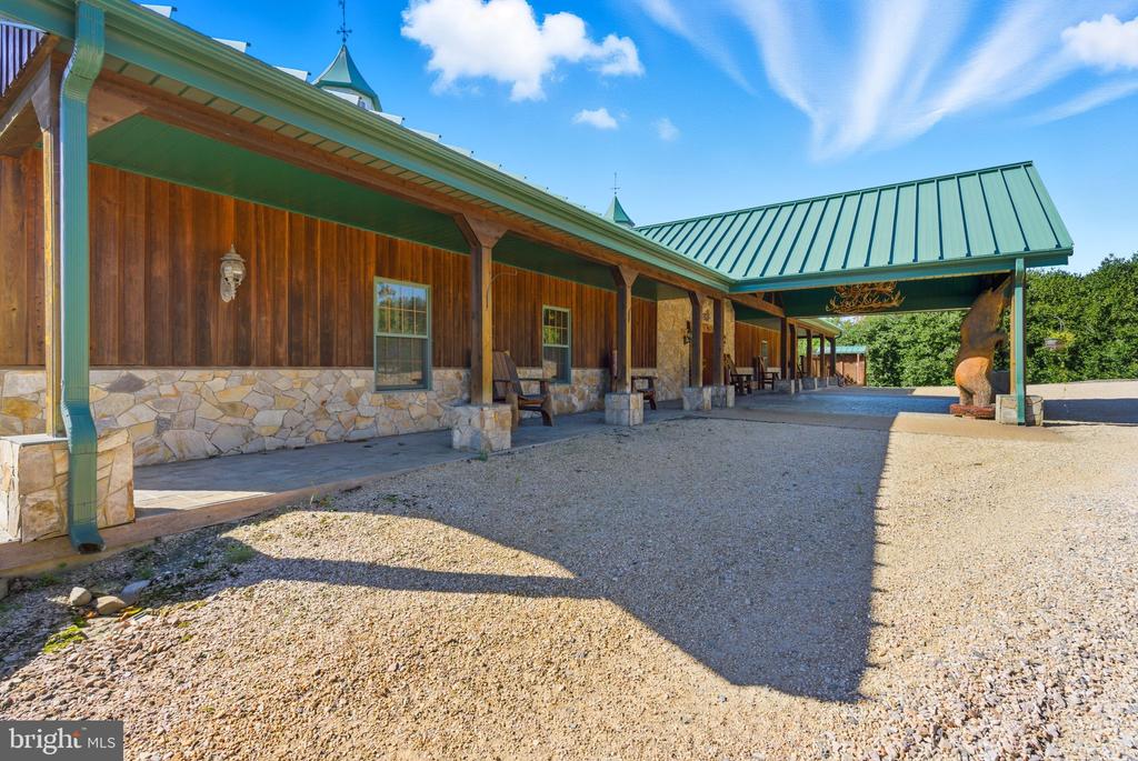 240 STONELEIGH RD, PALMYRA, Virginia 22963, 7 Bedrooms Bedrooms, ,5 BathroomsBathrooms,Residential,14,240 STONELEIGH RD,VAFN2000664 MLS # VAFN2000664