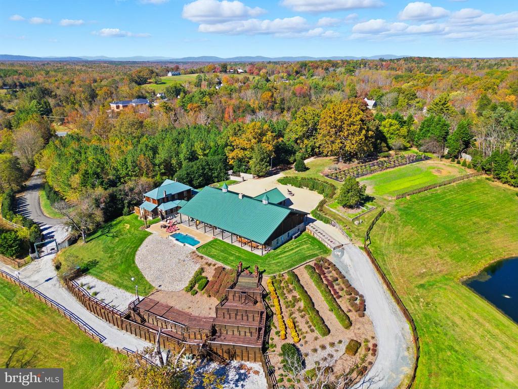 240 STONELEIGH RD, PALMYRA, Virginia 22963, 7 Bedrooms Bedrooms, ,5 BathroomsBathrooms,Residential,14,240 STONELEIGH RD,VAFN2000664 MLS # VAFN2000664