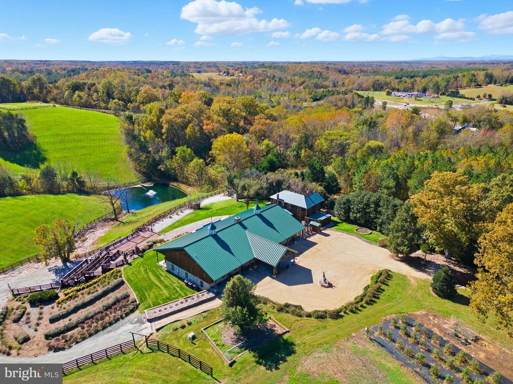 240 STONELEIGH RD, PALMYRA, Virginia 22963, 7 Bedrooms Bedrooms, ,5 BathroomsBathrooms,Residential,14,240 STONELEIGH RD,VAFN2000664 MLS # VAFN2000664