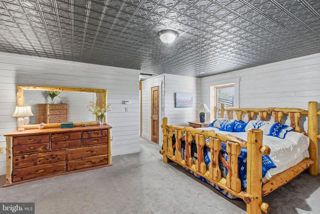 240 STONELEIGH RD, PALMYRA, Virginia 22963, 7 Bedrooms Bedrooms, ,5 BathroomsBathrooms,Residential,14,240 STONELEIGH RD,VAFN2000664 MLS # VAFN2000664