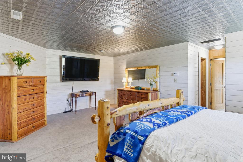 240 STONELEIGH RD, PALMYRA, Virginia 22963, 7 Bedrooms Bedrooms, ,5 BathroomsBathrooms,Residential,14,240 STONELEIGH RD,VAFN2000664 MLS # VAFN2000664