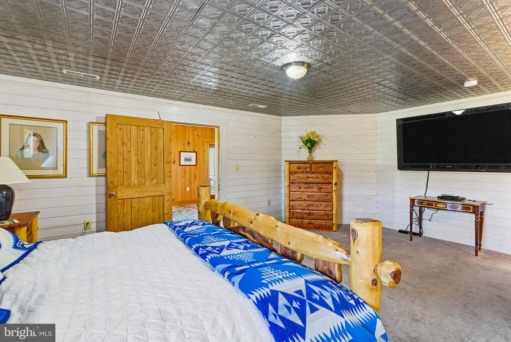 240 STONELEIGH RD, PALMYRA, Virginia 22963, 7 Bedrooms Bedrooms, ,5 BathroomsBathrooms,Residential,14,240 STONELEIGH RD,VAFN2000664 MLS # VAFN2000664