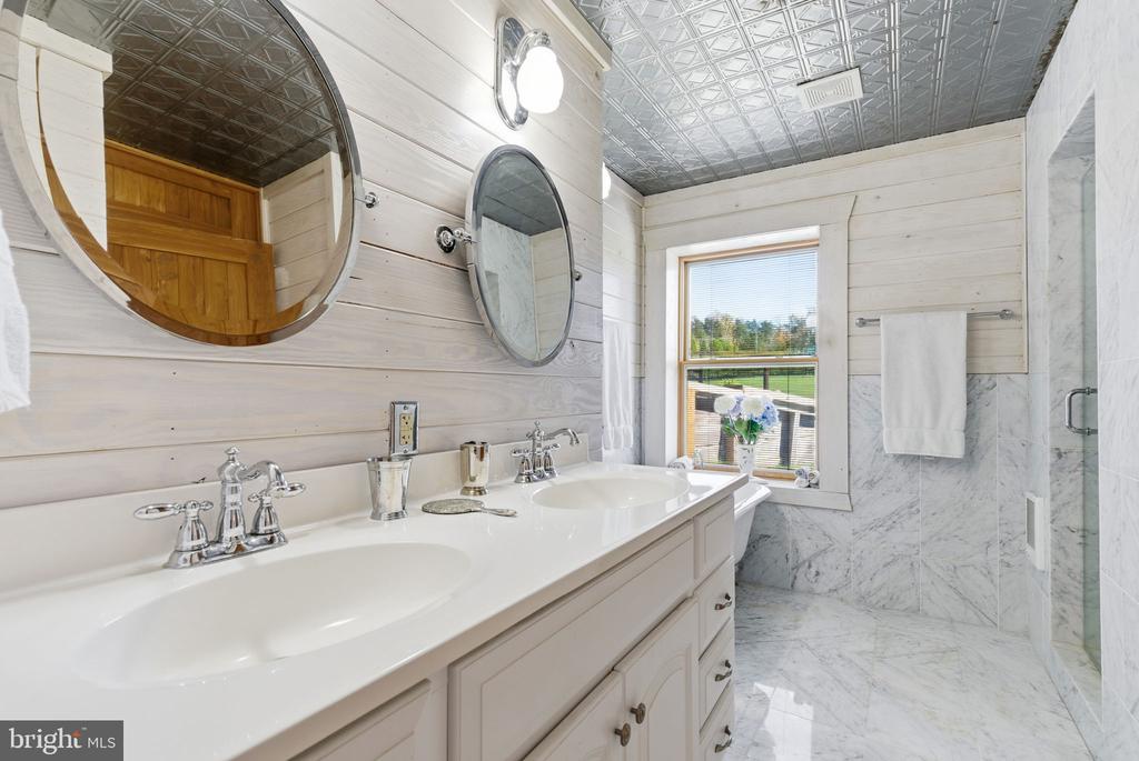 240 STONELEIGH RD, PALMYRA, Virginia 22963, 7 Bedrooms Bedrooms, ,5 BathroomsBathrooms,Residential,14,240 STONELEIGH RD,VAFN2000664 MLS # VAFN2000664