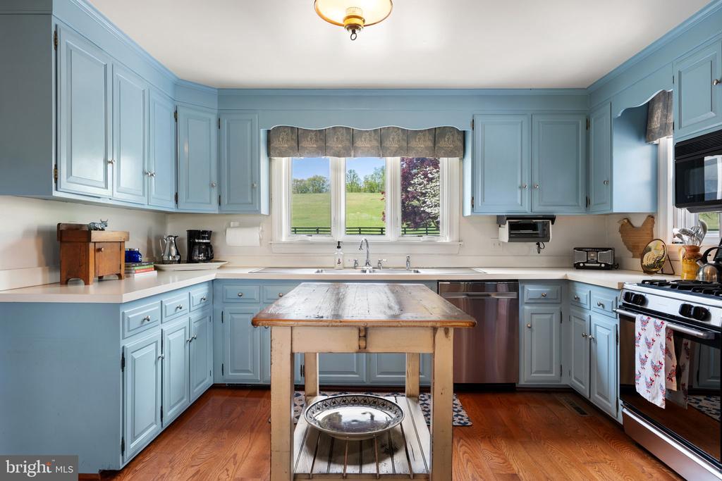 6370 JOHN BARTON PAYNE RD, MARSHALL, Virginia, 3 Bedrooms Bedrooms, ,2 BathroomsBathrooms,Residential,14,6370 JOHN BARTON PAYNE RD,VAFQ2021580 MLS # VAFQ2021580