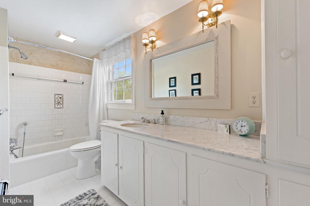 6370 JOHN BARTON PAYNE RD, MARSHALL, Virginia, 3 Bedrooms Bedrooms, ,2 BathroomsBathrooms,Residential,14,6370 JOHN BARTON PAYNE RD,VAFQ2021580 MLS # VAFQ2021580