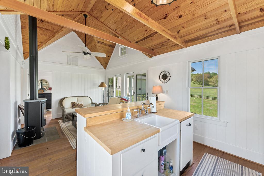 6370 JOHN BARTON PAYNE RD, MARSHALL, Virginia, 3 Bedrooms Bedrooms, ,2 BathroomsBathrooms,Residential,14,6370 JOHN BARTON PAYNE RD,VAFQ2021580 MLS # VAFQ2021580