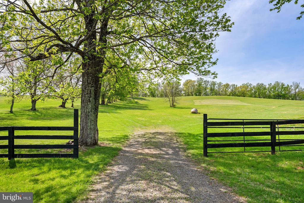 6370 JOHN BARTON PAYNE RD, MARSHALL, Virginia, 3 Bedrooms Bedrooms, ,2 BathroomsBathrooms,Residential,14,6370 JOHN BARTON PAYNE RD,VAFQ2021580 MLS # VAFQ2021580