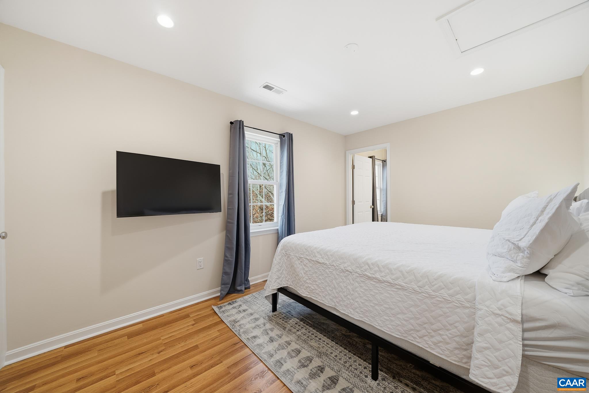 6518 JEFFERSON MILL RD, SCOTTSVILLE, Virginia 24590, 5 Bedrooms Bedrooms, ,3 BathroomsBathrooms,Residential,14,6518 JEFFERSON MILL RD,675957 MLS # 675957