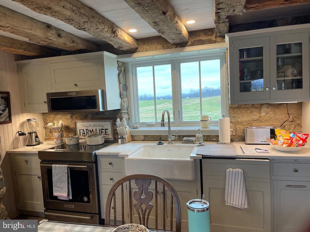 9078 MAIDSTONE RD, DELAPLANE, Virginia, 2 Bedrooms Bedrooms, ,1 BathroomBathrooms,Residential,14,9078 MAIDSTONE RD,VAFQ2021600 MLS # VAFQ2021600