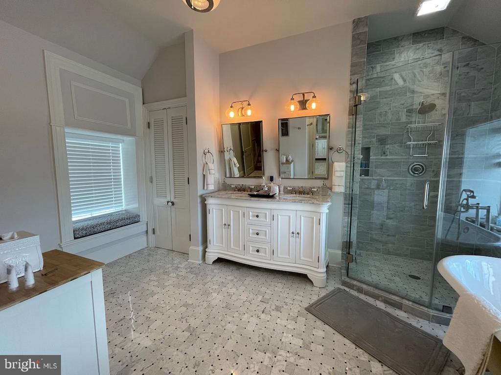 9078 MAIDSTONE RD, DELAPLANE, Virginia, 2 Bedrooms Bedrooms, ,1 BathroomBathrooms,Residential,14,9078 MAIDSTONE RD,VAFQ2021600 MLS # VAFQ2021600