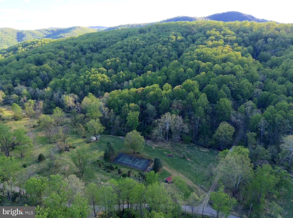 815 GID BROWN HOLLOW RD, WASHINGTON, Virginia 22747, 3 Bedrooms Bedrooms, ,2 BathroomsBathrooms,Residential,14,815 GID BROWN HOLLOW RD,VARP2002582 MLS # VARP2002582