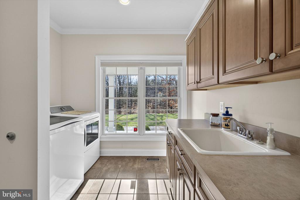 8485 ROGUES RD, WARRENTON, Virginia 20187, 4 Bedrooms Bedrooms, ,4 BathroomsBathrooms,Residential,14,8485 ROGUES RD,VAFQ2021674 MLS # VAFQ2021674