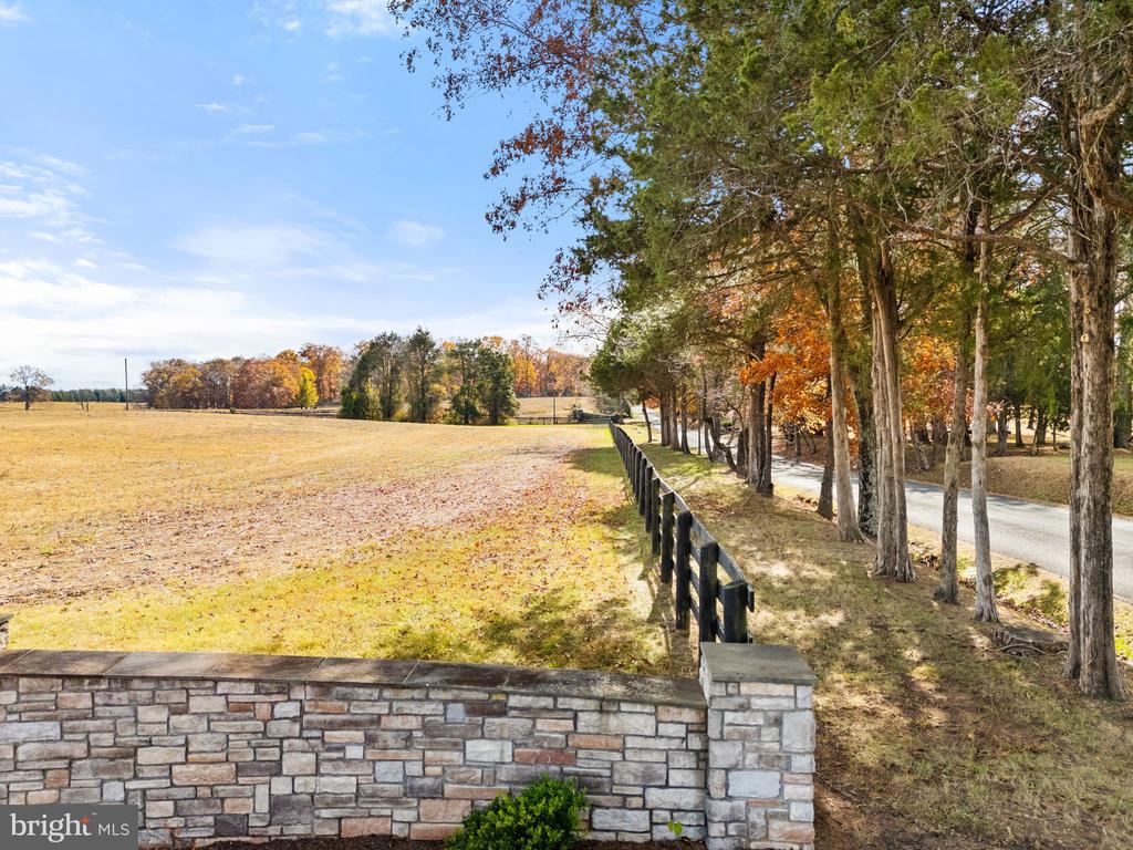 8485 ROGUES RD, WARRENTON, Virginia 20187, 4 Bedrooms Bedrooms, ,4 BathroomsBathrooms,Residential,14,8485 ROGUES RD,VAFQ2021674 MLS # VAFQ2021674