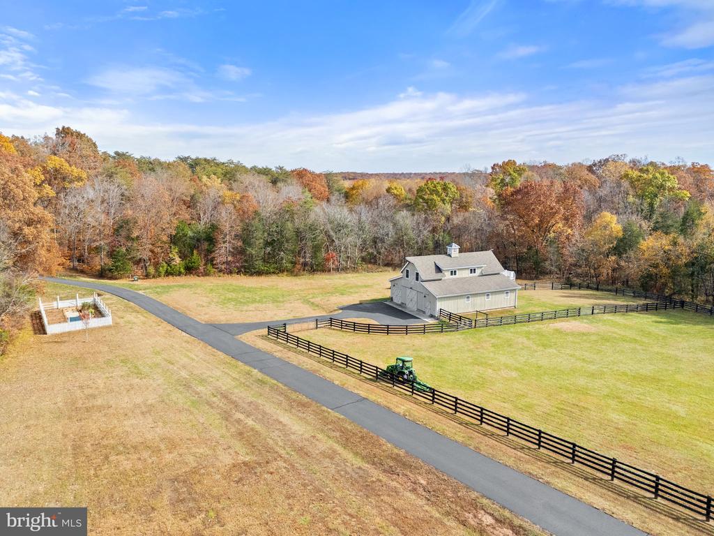 8485 ROGUES RD, WARRENTON, Virginia 20187, 4 Bedrooms Bedrooms, ,4 BathroomsBathrooms,Residential,14,8485 ROGUES RD,VAFQ2021674 MLS # VAFQ2021674