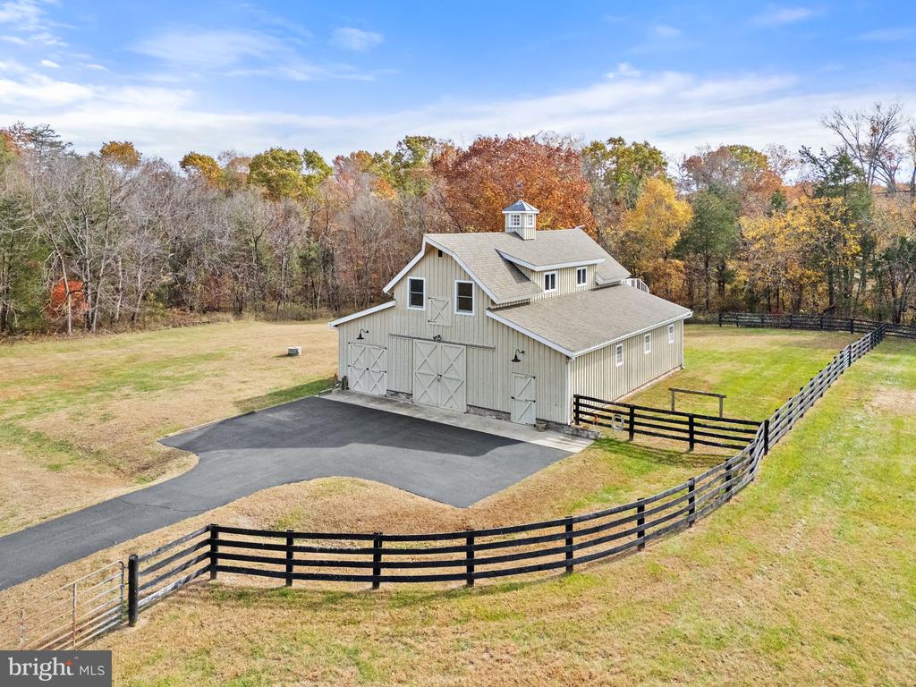8485 ROGUES RD, WARRENTON, Virginia 20187, 4 Bedrooms Bedrooms, ,4 BathroomsBathrooms,Residential,14,8485 ROGUES RD,VAFQ2021674 MLS # VAFQ2021674