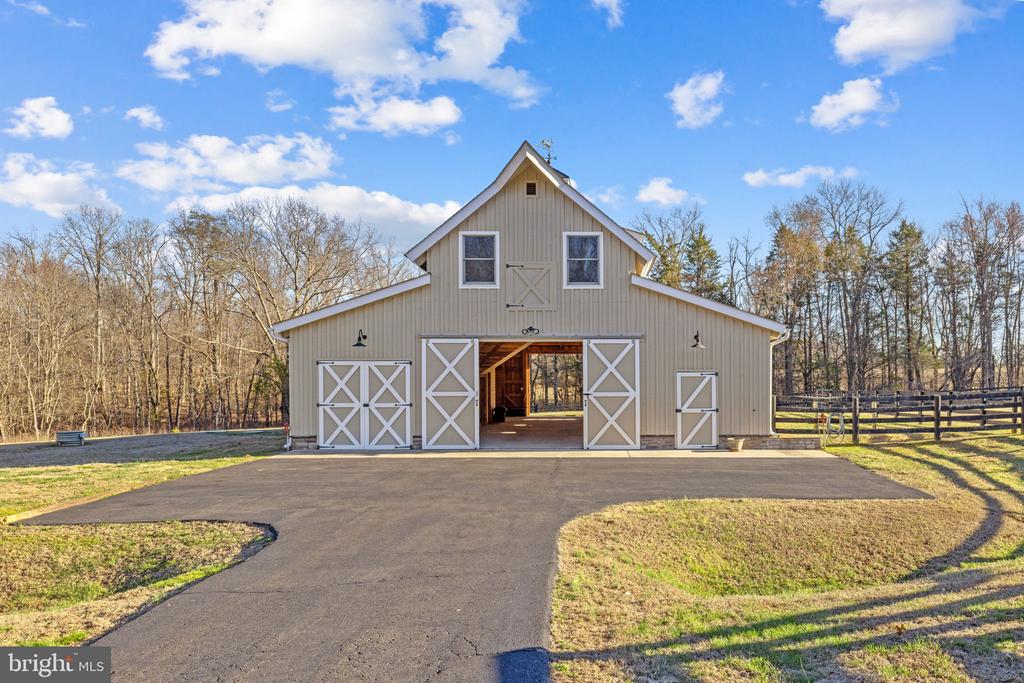 8485 ROGUES RD, WARRENTON, Virginia 20187, 4 Bedrooms Bedrooms, ,4 BathroomsBathrooms,Residential,14,8485 ROGUES RD,VAFQ2021674 MLS # VAFQ2021674