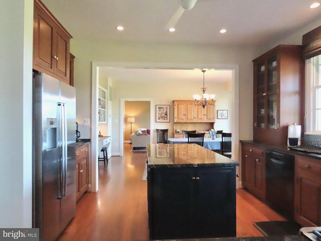 643 RICHMOND RD, AMISSVILLE, Virginia 20106, 3 Bedrooms Bedrooms, ,2 BathroomsBathrooms,Residential,14,643 RICHMOND RD,VARP2002496 MLS # VARP2002496