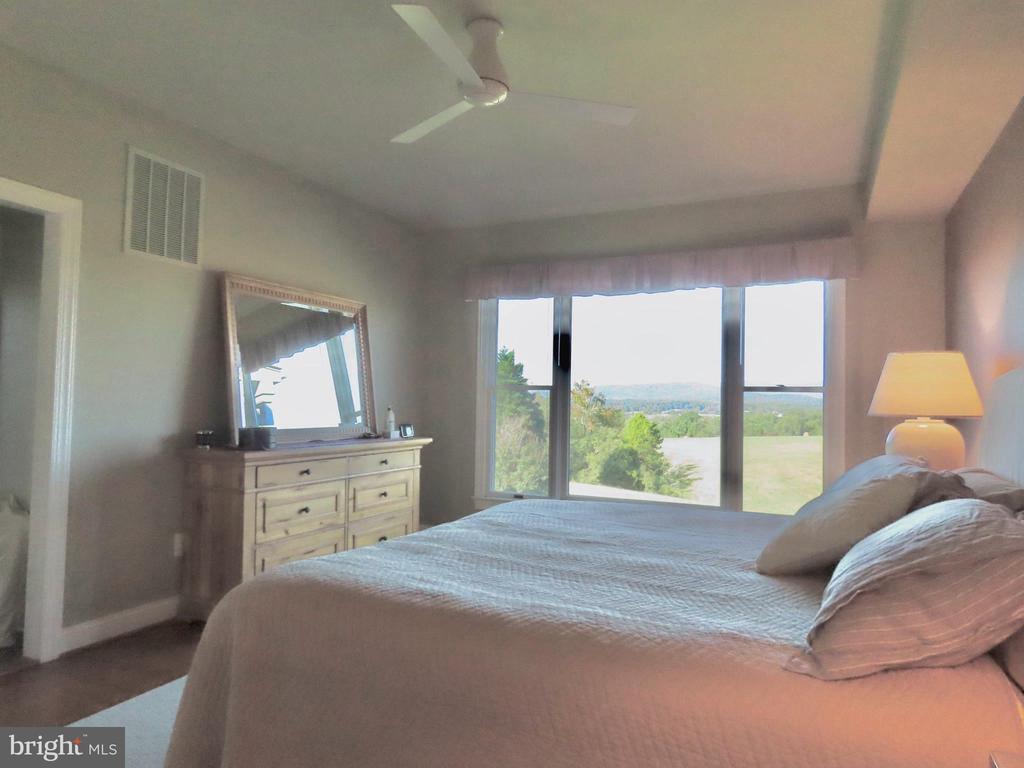 643 RICHMOND RD, AMISSVILLE, Virginia 20106, 3 Bedrooms Bedrooms, ,2 BathroomsBathrooms,Residential,14,643 RICHMOND RD,VARP2002496 MLS # VARP2002496