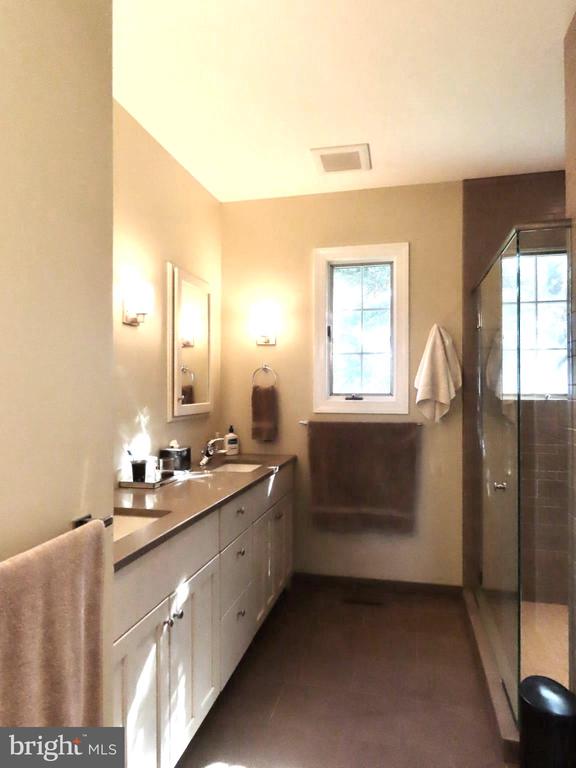 643 RICHMOND RD, AMISSVILLE, Virginia 20106, 3 Bedrooms Bedrooms, ,2 BathroomsBathrooms,Residential,14,643 RICHMOND RD,VARP2002496 MLS # VARP2002496