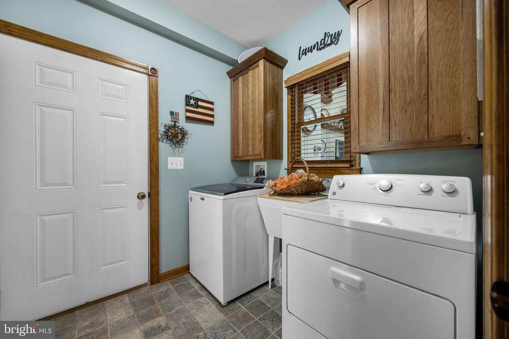 6657 LAWYERS RD, SPOTSYLVANIA, Virginia 22551, 5 Bedrooms Bedrooms, ,4 BathroomsBathrooms,Residential,14,6657 LAWYERS RD,VASP2040416 MLS # VASP2040416