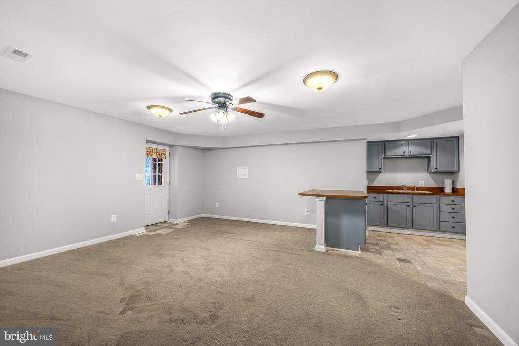 6657 LAWYERS RD, SPOTSYLVANIA, Virginia 22551, 5 Bedrooms Bedrooms, ,4 BathroomsBathrooms,Residential,14,6657 LAWYERS RD,VASP2040416 MLS # VASP2040416