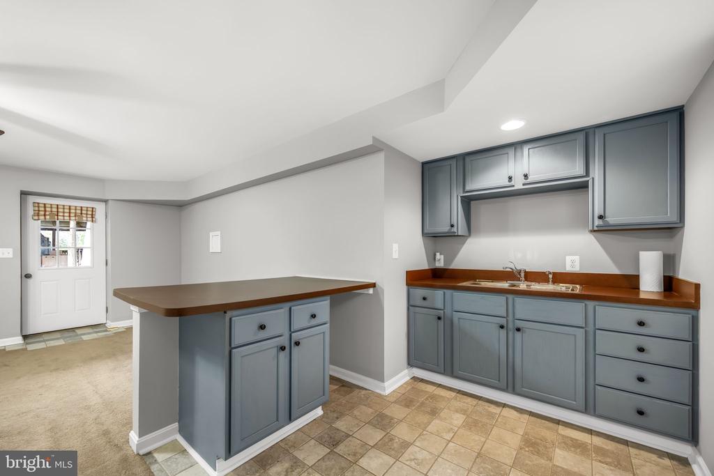 6657 LAWYERS RD, SPOTSYLVANIA, Virginia 22551, 5 Bedrooms Bedrooms, ,4 BathroomsBathrooms,Residential,14,6657 LAWYERS RD,VASP2040416 MLS # VASP2040416