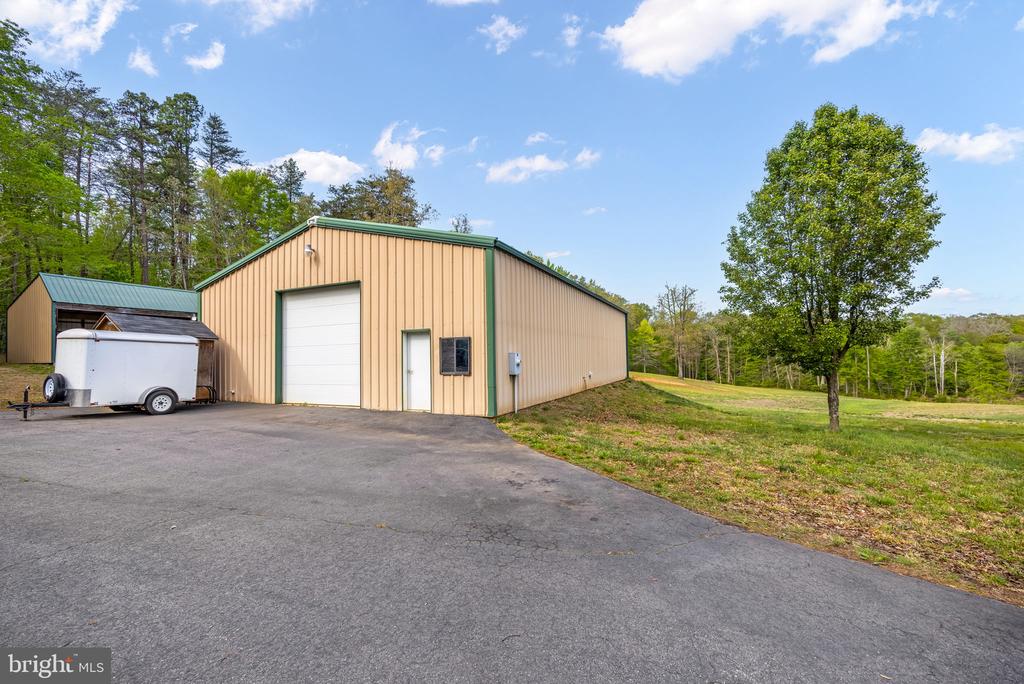 6657 LAWYERS RD, SPOTSYLVANIA, Virginia 22551, 5 Bedrooms Bedrooms, ,4 BathroomsBathrooms,Residential,14,6657 LAWYERS RD,VASP2040416 MLS # VASP2040416