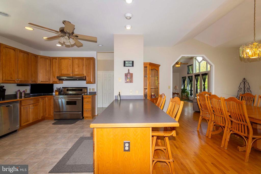 6000 HALEYS MILL RD, SPOTSYLVANIA, Virginia 22551, 3 Bedrooms Bedrooms, ,2 BathroomsBathrooms,Residential,14,6000 HALEYS MILL RD,VASP2041068 MLS # VASP2041068