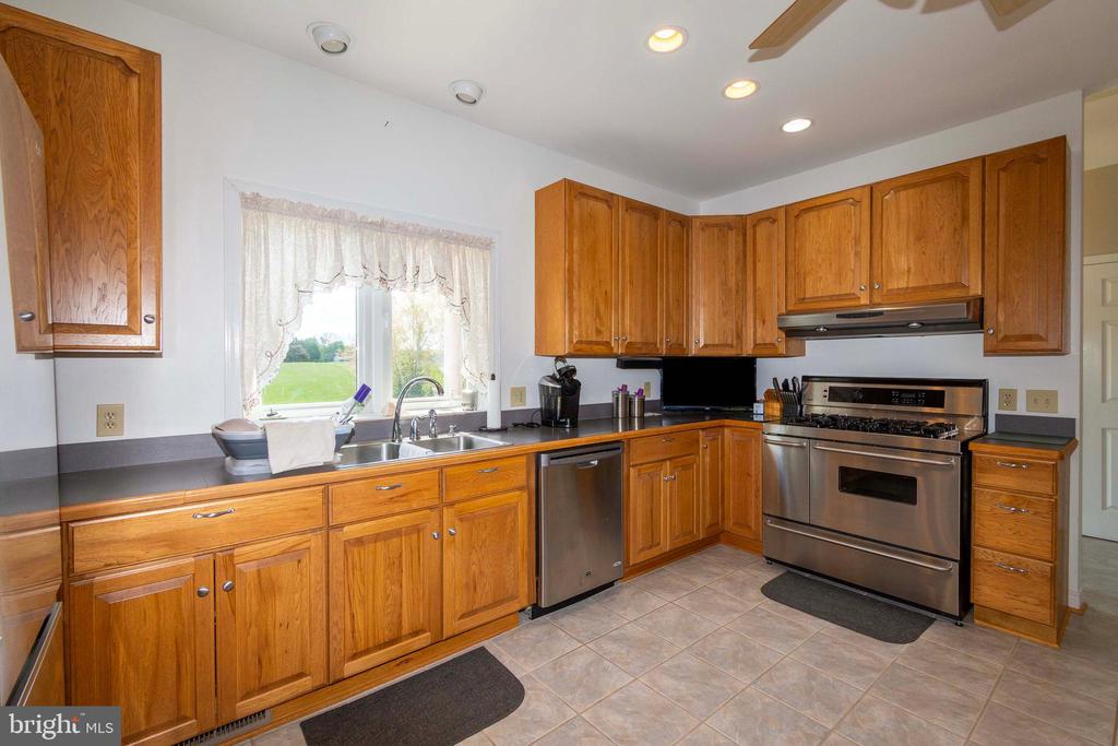 6000 HALEYS MILL RD, SPOTSYLVANIA, Virginia 22551, 3 Bedrooms Bedrooms, ,2 BathroomsBathrooms,Residential,14,6000 HALEYS MILL RD,VASP2041068 MLS # VASP2041068