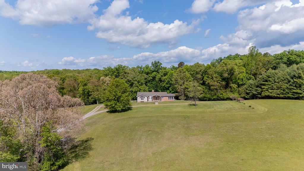 6000 HALEYS MILL RD, SPOTSYLVANIA, Virginia 22551, 3 Bedrooms Bedrooms, ,2 BathroomsBathrooms,Residential,14,6000 HALEYS MILL RD,VASP2041068 MLS # VASP2041068