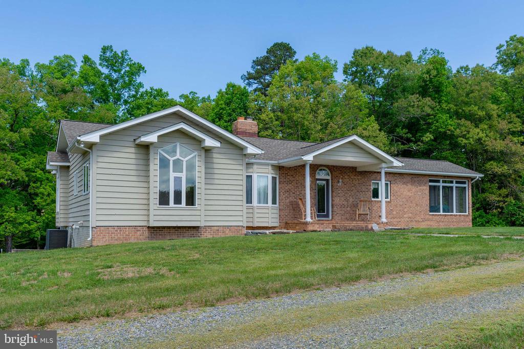 6000 HALEYS MILL RD, SPOTSYLVANIA, Virginia 22551, 3 Bedrooms Bedrooms, ,2 BathroomsBathrooms,Residential,14,6000 HALEYS MILL RD,VASP2041068 MLS # VASP2041068