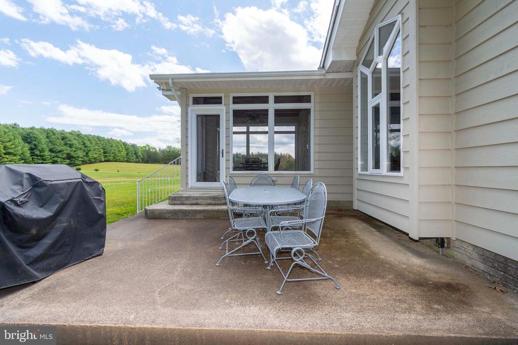 6000 HALEYS MILL RD, SPOTSYLVANIA, Virginia 22551, 3 Bedrooms Bedrooms, ,2 BathroomsBathrooms,Residential,14,6000 HALEYS MILL RD,VASP2041068 MLS # VASP2041068