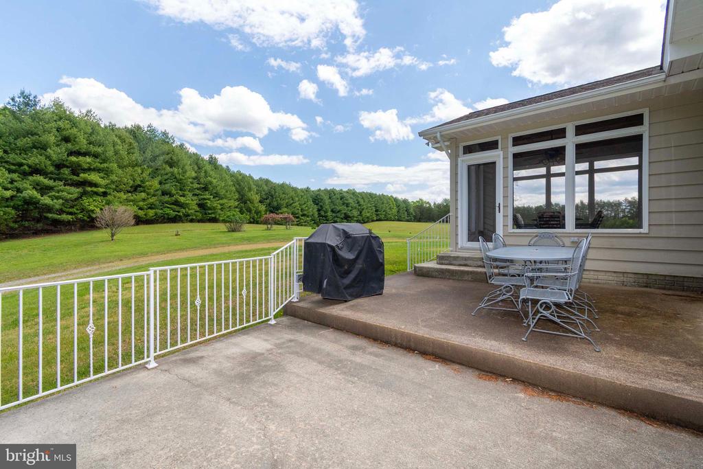 6000 HALEYS MILL RD, SPOTSYLVANIA, Virginia 22551, 3 Bedrooms Bedrooms, ,2 BathroomsBathrooms,Residential,14,6000 HALEYS MILL RD,VASP2041068 MLS # VASP2041068