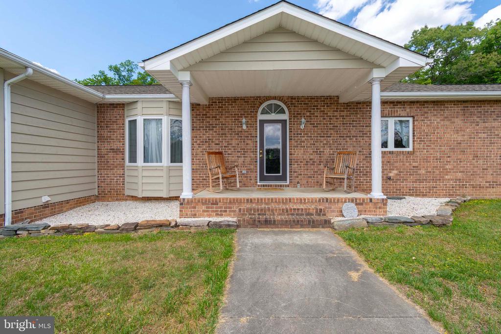 6000 HALEYS MILL RD, SPOTSYLVANIA, Virginia 22551, 3 Bedrooms Bedrooms, ,2 BathroomsBathrooms,Residential,14,6000 HALEYS MILL RD,VASP2041074 MLS # VASP2041074