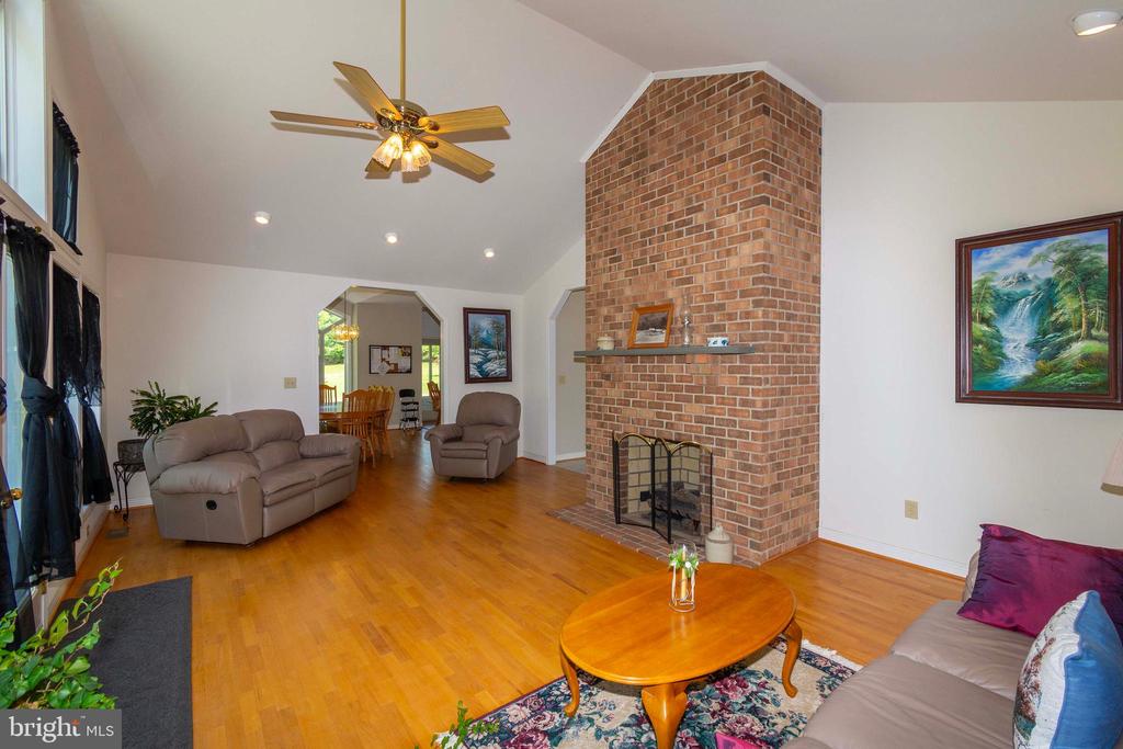 6000 HALEYS MILL RD, SPOTSYLVANIA, Virginia 22551, 3 Bedrooms Bedrooms, ,2 BathroomsBathrooms,Residential,14,6000 HALEYS MILL RD,VASP2041074 MLS # VASP2041074