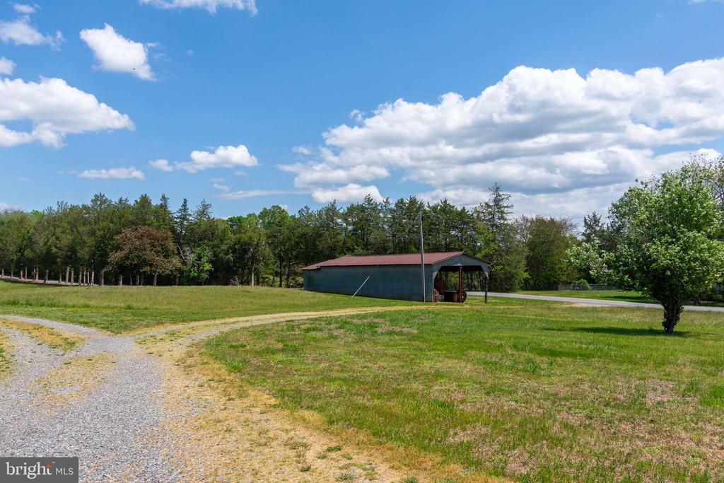 6000 HALEYS MILL RD, SPOTSYLVANIA, Virginia 22551, 3 Bedrooms Bedrooms, ,2 BathroomsBathrooms,Residential,14,6000 HALEYS MILL RD,VASP2041074 MLS # VASP2041074