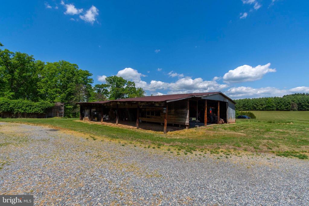 6000 HALEYS MILL RD, SPOTSYLVANIA, Virginia 22551, 3 Bedrooms Bedrooms, ,2 BathroomsBathrooms,Residential,14,6000 HALEYS MILL RD,VASP2041074 MLS # VASP2041074