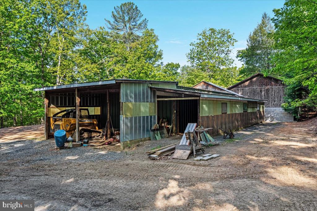 146 LIZZIE MILLS RD, CASTLETON, Virginia 22716, 3 Bedrooms Bedrooms, ,2 BathroomsBathrooms,Residential,14,146 LIZZIE MILLS RD,VARP2002580 MLS # VARP2002580 146 LIZZIE MILLS RD, CASTLETON, Virginia 22716, 3 Bedrooms Bedrooms, ,2 BathroomsBathrooms,Residential,14,146 LIZZIE MILLS RD,VARP2002580 MLS # VARP2002580