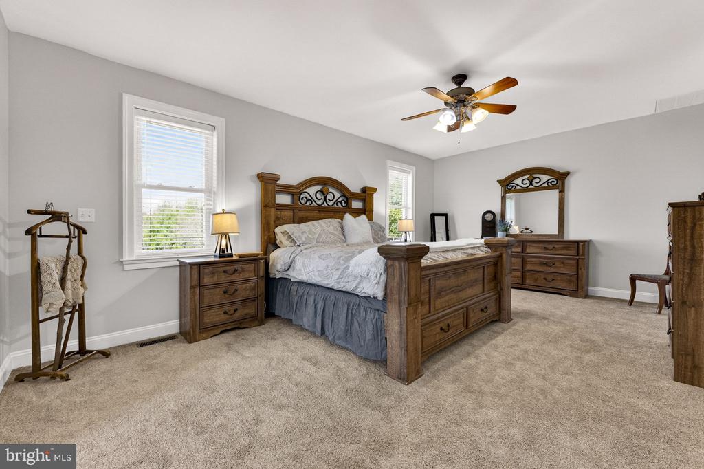7312 OAK LN, MARSHALL, Virginia 20115, 4 Bedrooms Bedrooms, ,3 BathroomsBathrooms,Residential,14,7312 OAK LN,VAFQ2021666 MLS # VAFQ2021666