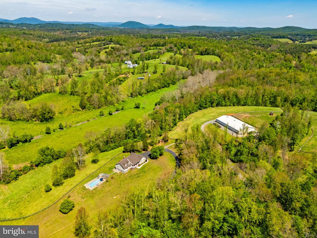 7312 OAK LN, MARSHALL, Virginia 20115, 4 Bedrooms Bedrooms, ,3 BathroomsBathrooms,Residential,14,7312 OAK LN,VAFQ2021666 MLS # VAFQ2021666
