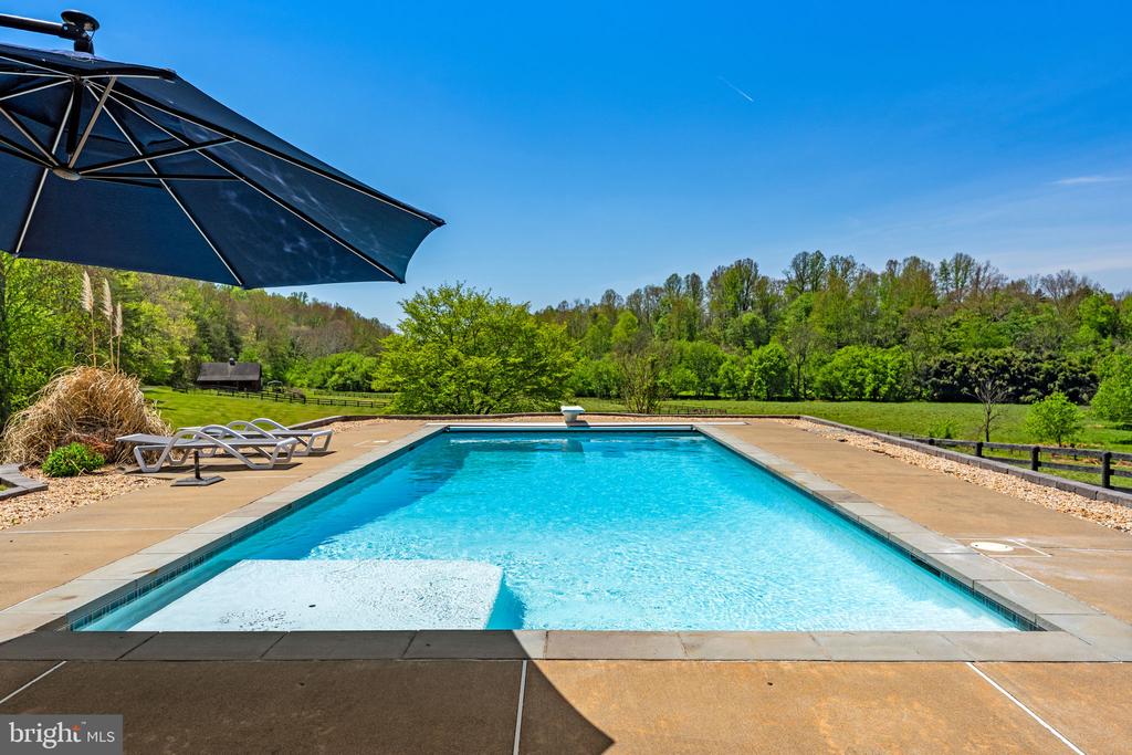 7312 OAK LN, MARSHALL, Virginia 20115, 4 Bedrooms Bedrooms, ,3 BathroomsBathrooms,Residential,14,7312 OAK LN,VAFQ2021666 MLS # VAFQ2021666