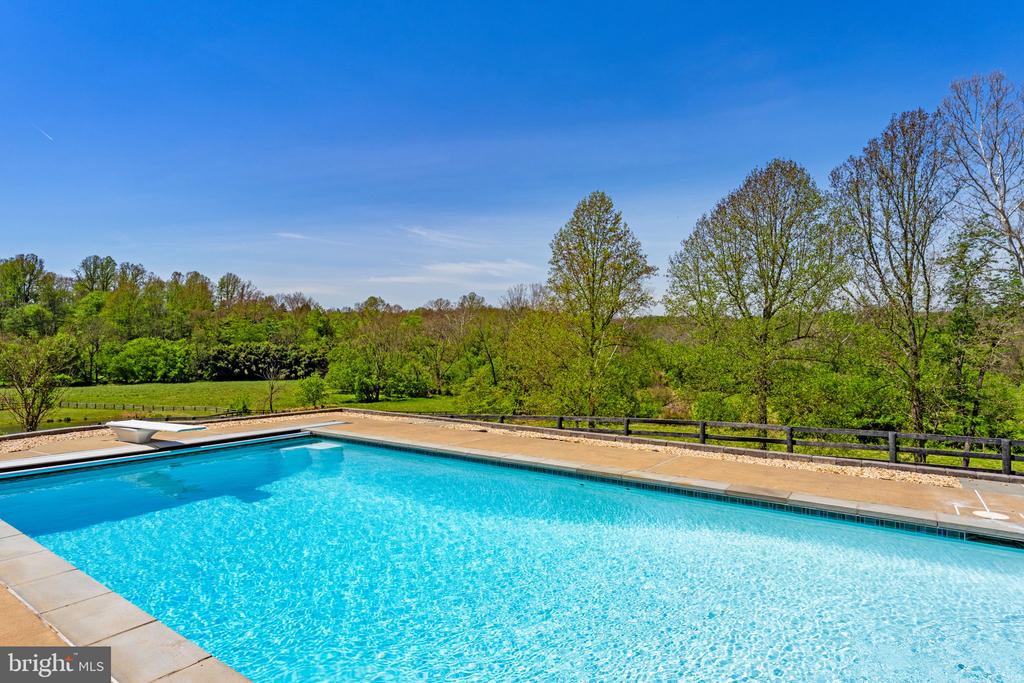 7312 OAK LN, MARSHALL, Virginia 20115, 4 Bedrooms Bedrooms, ,3 BathroomsBathrooms,Residential,14,7312 OAK LN,VAFQ2021666 MLS # VAFQ2021666