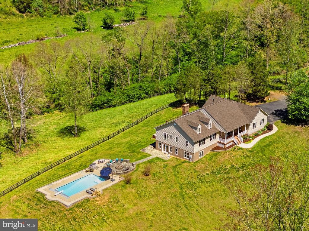 7312 OAK LN, MARSHALL, Virginia 20115, 4 Bedrooms Bedrooms, ,3 BathroomsBathrooms,Residential,14,7312 OAK LN,VAFQ2021666 MLS # VAFQ2021666
