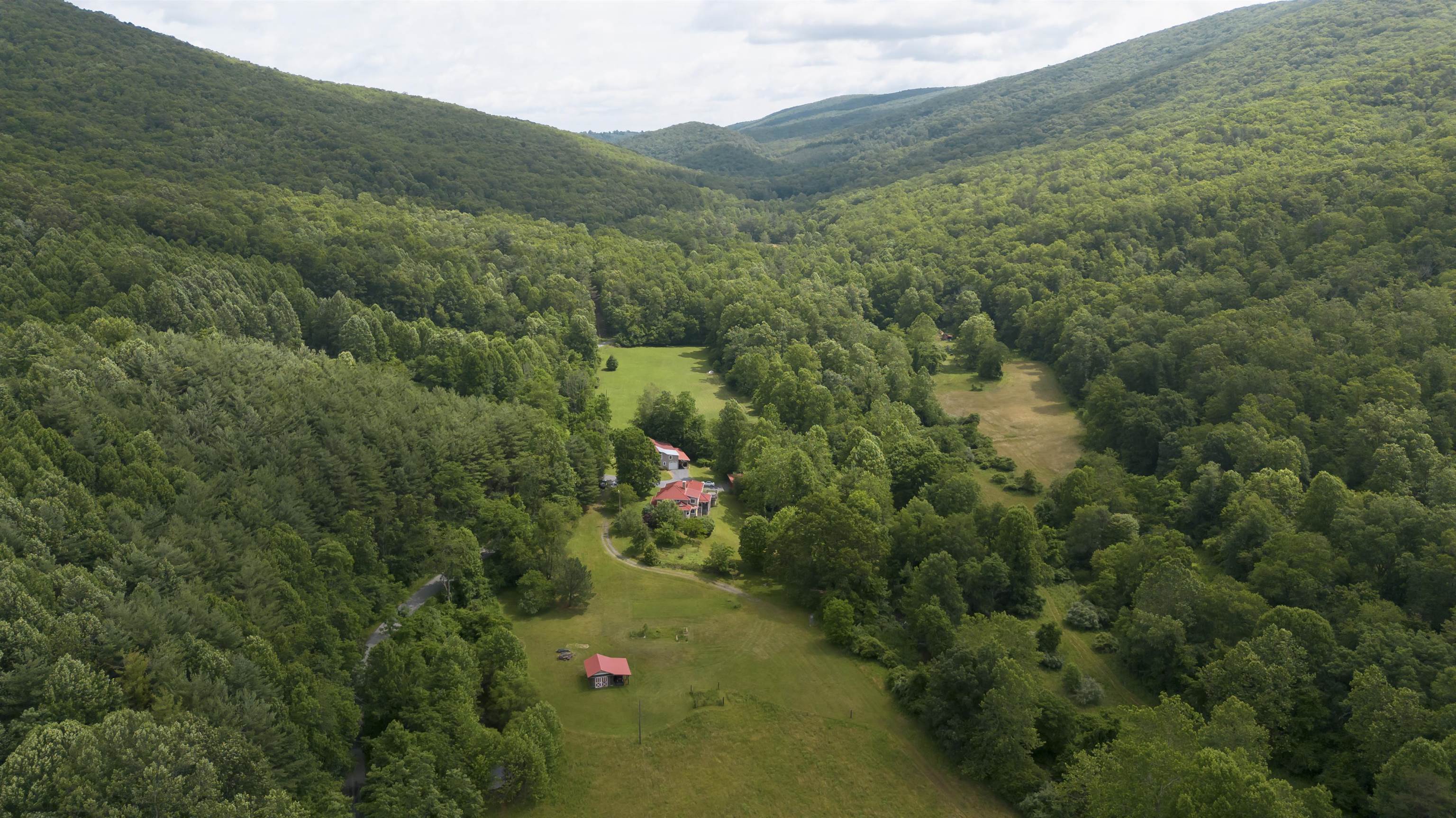 7304 DRY RUN RD, BURNSVILLE, Virginia 24487, 3 Bedrooms Bedrooms, ,2 BathroomsBathrooms,Residential,14,7304 DRY RUN RD,666061 MLS # 666061 7304 DRY RUN RD, BURNSVILLE, Virginia 24487, 3 Bedrooms Bedrooms, ,2 BathroomsBathrooms,Residential,14,7304 DRY RUN RD,666061 MLS # 666061