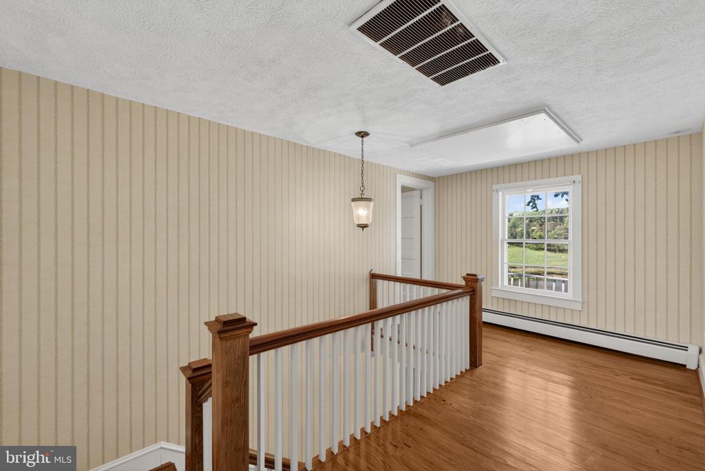 40 BATTLE MOUNTAIN RD, AMISSVILLE, Virginia 20106, 4 Bedrooms Bedrooms, ,2 BathroomsBathrooms,Residential,14,40 BATTLE MOUNTAIN RD,VARP2002544 MLS # VARP2002544