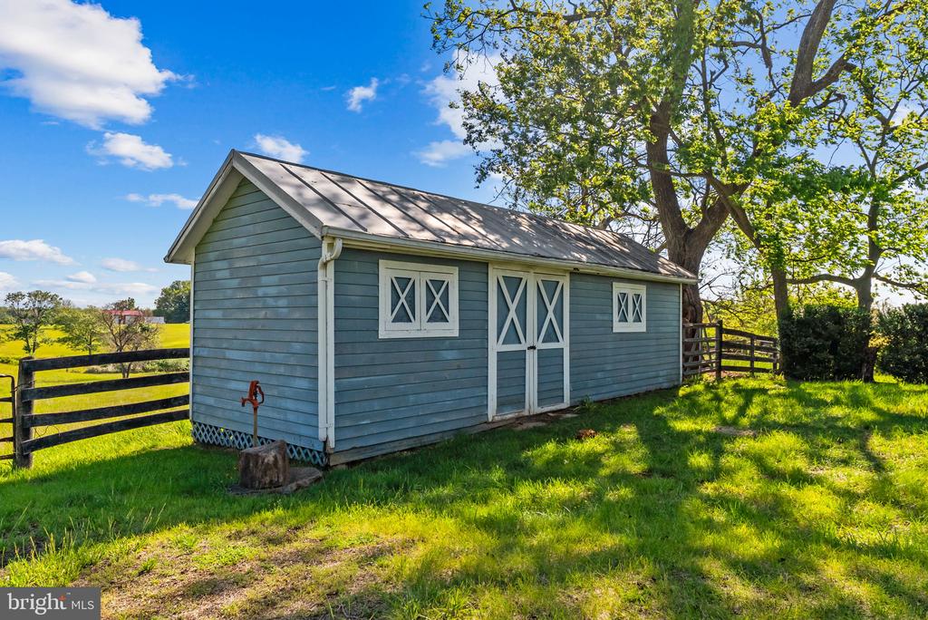 40 BATTLE MOUNTAIN RD, AMISSVILLE, Virginia 20106, 4 Bedrooms Bedrooms, ,2 BathroomsBathrooms,Residential,14,40 BATTLE MOUNTAIN RD,VARP2002544 MLS # VARP2002544