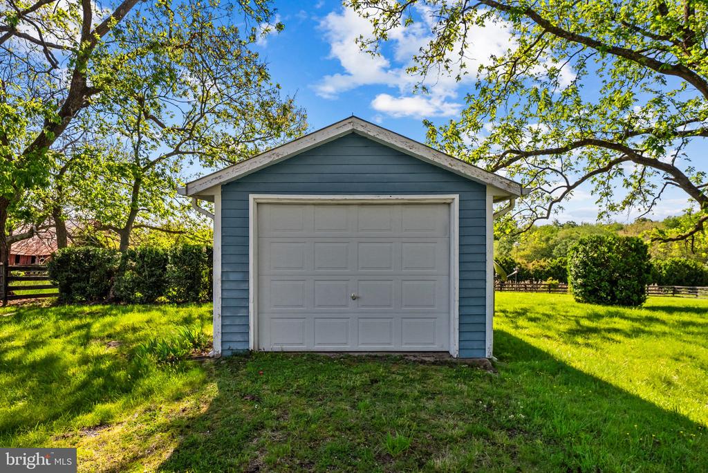 40 BATTLE MOUNTAIN RD, AMISSVILLE, Virginia 20106, 4 Bedrooms Bedrooms, ,2 BathroomsBathrooms,Residential,14,40 BATTLE MOUNTAIN RD,VARP2002544 MLS # VARP2002544