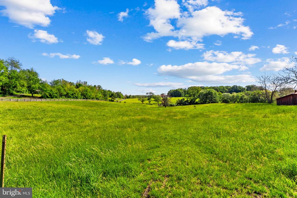 40 BATTLE MOUNTAIN RD, AMISSVILLE, Virginia 20106, 4 Bedrooms Bedrooms, ,2 BathroomsBathrooms,Residential,14,40 BATTLE MOUNTAIN RD,VARP2002544 MLS # VARP2002544