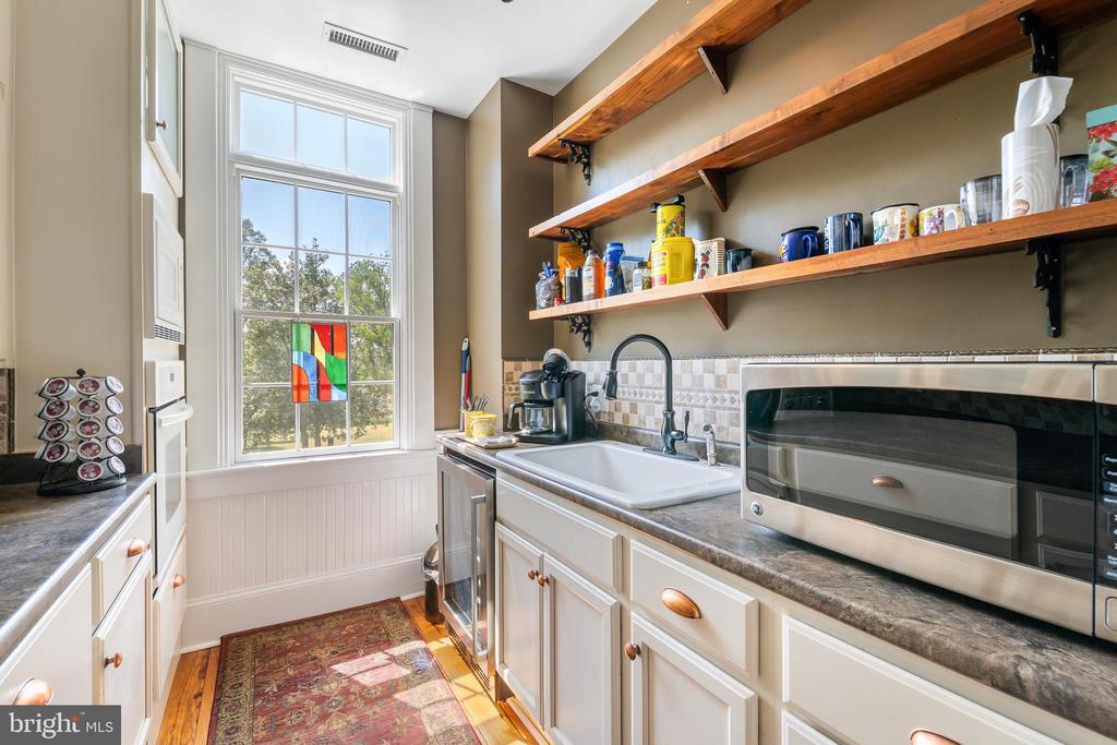 67 THOMAS JEFFERSON PKWY, PALMYRA, Virginia 22963, 5 Bedrooms Bedrooms, ,2 BathroomsBathrooms,Residential,14,67 THOMAS JEFFERSON PKWY,VAFN2000690 MLS # VAFN2000690