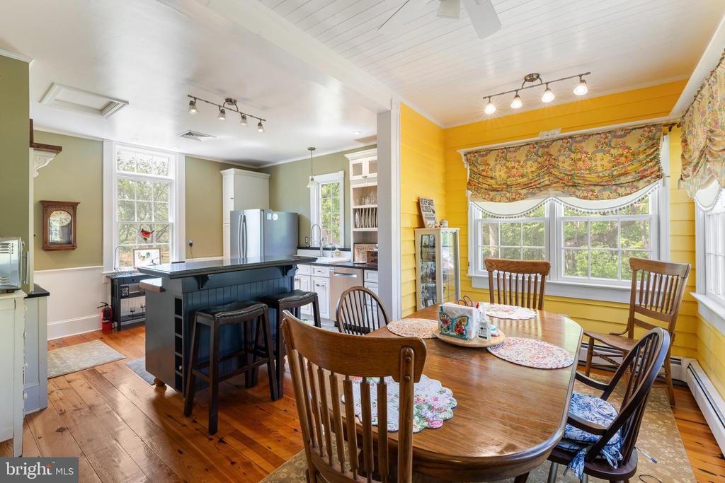 67 THOMAS JEFFERSON PKWY, PALMYRA, Virginia 22963, 5 Bedrooms Bedrooms, ,2 BathroomsBathrooms,Residential,14,67 THOMAS JEFFERSON PKWY,VAFN2000690 MLS # VAFN2000690